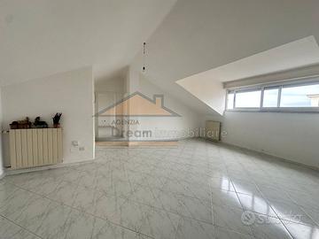 Appart. mansardato Via Frezza Rif.F3192