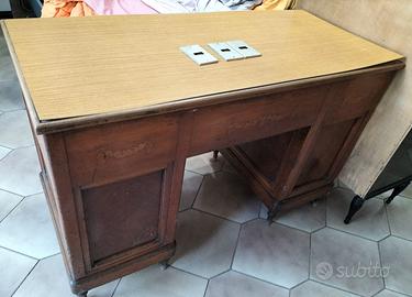 Scrivania scrittoio vintage 900