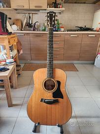 Chitarra  acustica( non elettrificata)Taylor 310 .