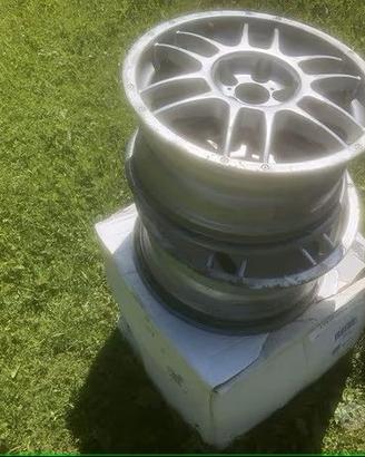 4 CERCHI in LEGA OZ per Golf misura 205 65 R16