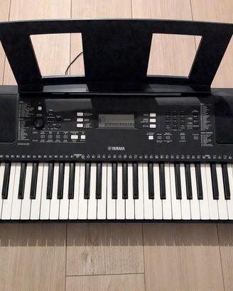 Tastiera portatile Yamaha PSR-E373
