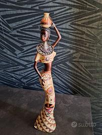Statuina in resina figura femminile africana