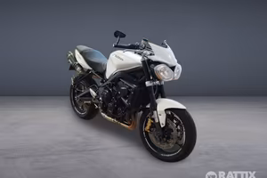 TRIUMPH Street Triple 675