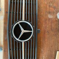 Mascherina calandra mercedes W124