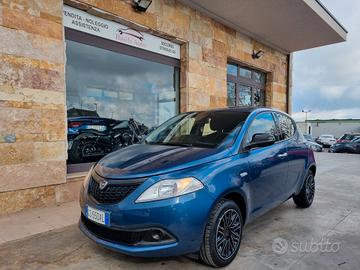 Lancia Ypsilon 1.0 FireFly 5 porte S&S Hybrid Gold
