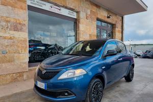 Lancia Ypsilon 1.0 FireFly 5 porte S&S Hybrid Gold