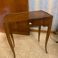 Tavolino in legno sntico