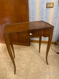 Tavolino in legno sntico
