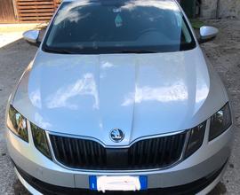 Skoda octavia 1.6 tdi Wagon cambio automatico