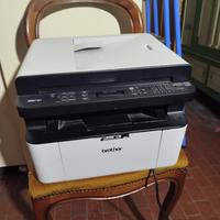 Stampante in bianco e nero a laser