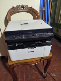 Stampante in bianco e nero a laser