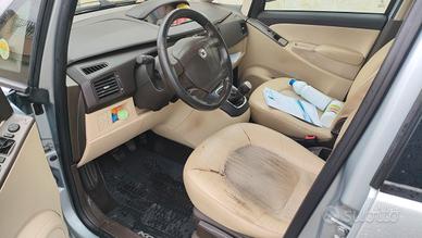 lancia musa 1900 con gancio traino 