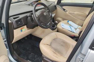 lancia musa 1900 con gancio traino 