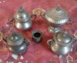 Set di 4 bricchi vintage peltro-uno in omaggio!