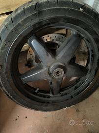cerchio anteriore xmax 250