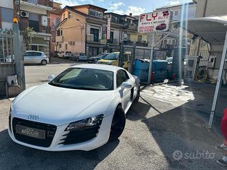 Audi R8 4.2 V8 FSI quattro R tronic