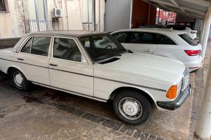 Mercedes W123 230 E