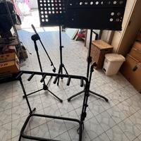 2,Leggio 1.Asta Microfono 1.Rastrelliera chitarre