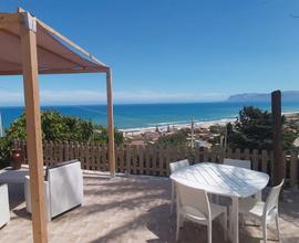 Villetta con patio vista mare a 600 metri dal mare