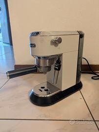 De'Longhi Dedica macchina caffè 