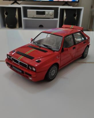 modellino 1 18 lancia delta solido 