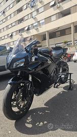 Honda CBR 1000 RR Fireblade 