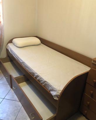 Letto singolo usato