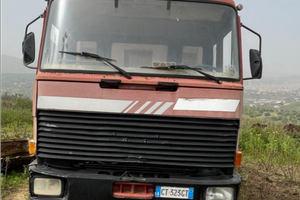 Camion fiat iveco 330