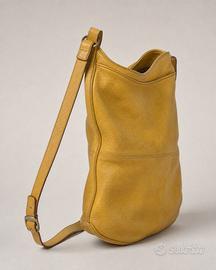 Borsa a spalla vintage senape in pelle martellata