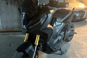 Honda x adv 750