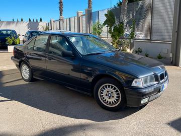 BMW 320i berlina