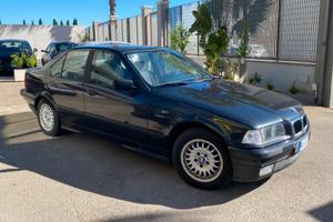 BMW 320i berlina