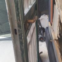 Cancelletto in ferro battuto pieno.