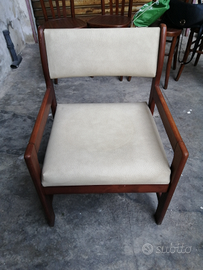 Poltrona in legno, design anni 70