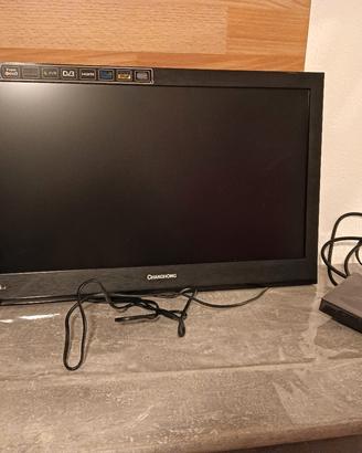 TV con decoder e braccio per attaccarla 