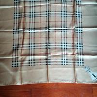 foulard Burberry 