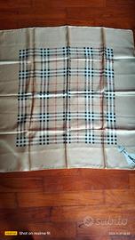 foulard Burberry 