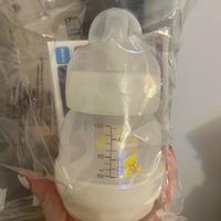 Set nascita: 2 Biberon Anti Cólica MAM con ciuccio