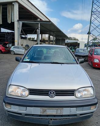 Volkswagen Golf 3 Anno 1997 | SOLO PER RICAMBI