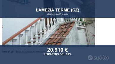 Immobile in asta di 266 m² con box auto a Lamezia 