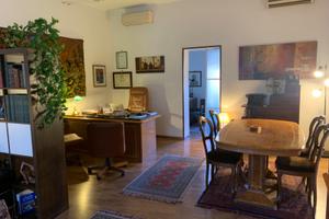 Stanza uso ufficio mezza o intera giornata