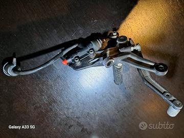 Ktm Duke 690 R pedana pompa serbatoio e leva freno