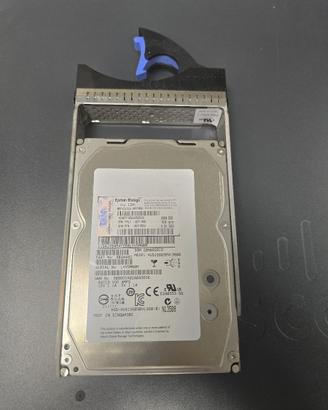 Disco rigido IBM 300 GB 15K - HUS156030VLS600