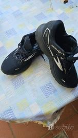 Scarpe sportive Gore-Tex stringate nere