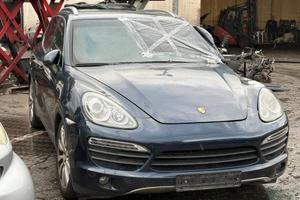 PORSCHE CAYENNE S 4.8B - ANNO 2011 - PER RICAMBI