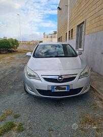 Opel Astra J 
