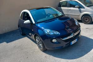 Opel Adam 1.2 70 CV Black Jack