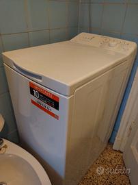 Lavatrice carica dall'alto Indesit