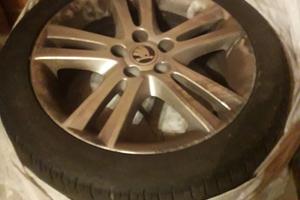  4 Pneumatici Kleber 205/45/R16 con cerchi origina