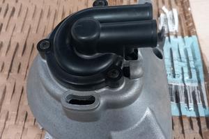 COPERCHIO CON POMPA ACQUA ORIGINALE PIAGGIO APRILI